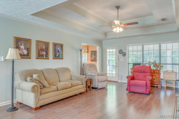 922 Silver Creek Circle