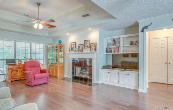 922 Silver Creek Circle