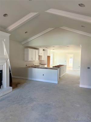 176 Rochelle Way
