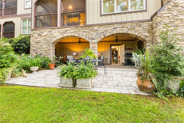 19 White Water Way