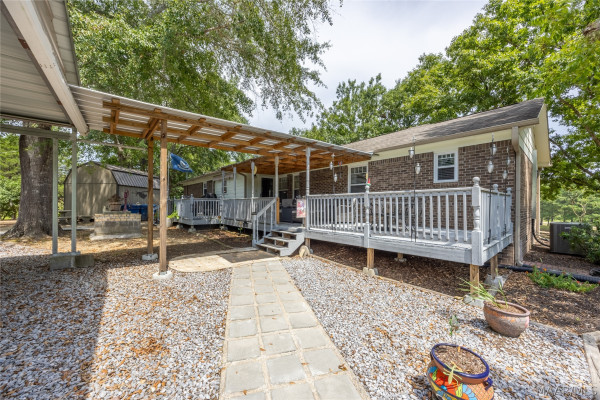 168 County Road 303 .