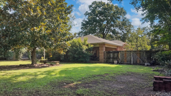 6725 Pineleaf Drive