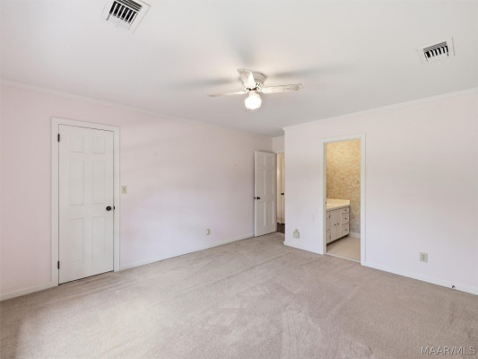 3152 Rolling Road Circle