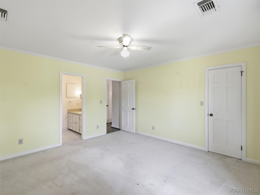 3152 Rolling Road Circle