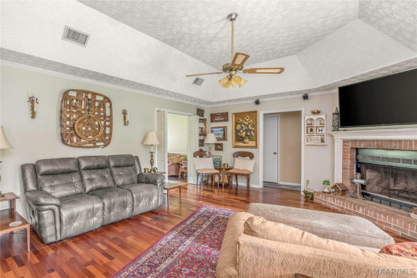 835 GUNNELLS Road