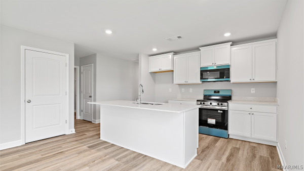 3103 Leo Lane