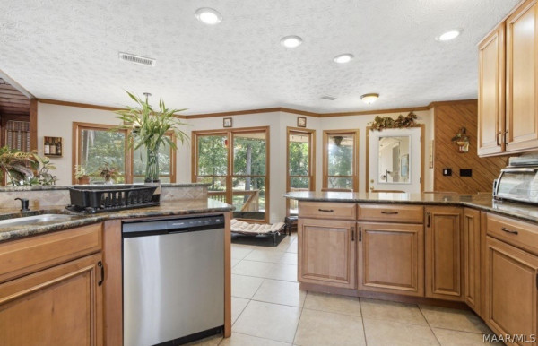 3324 STRATTON Court