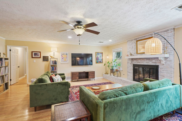 218 DEER Trace