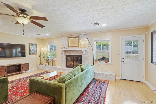 218 DEER Trace