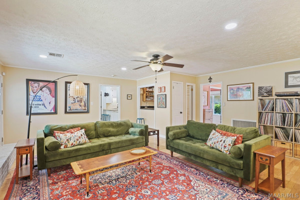 218 DEER Trace