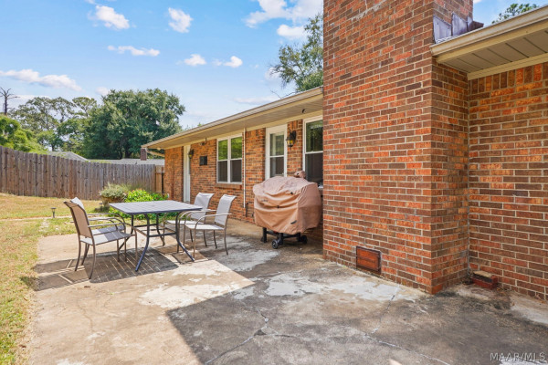 218 DEER Trace