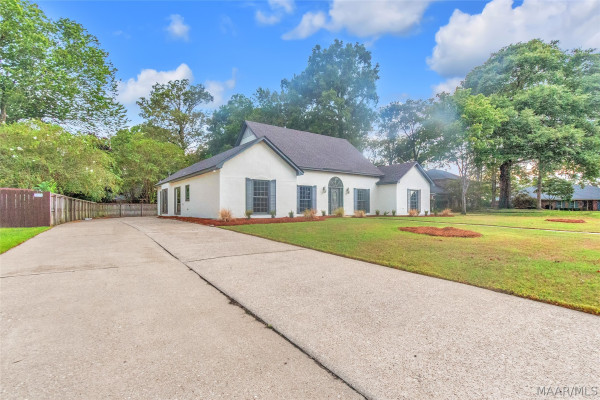 405 Apache Court