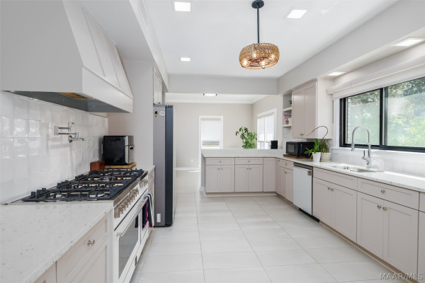 3014 Jasmine Road