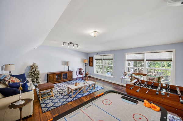 60 Cagle Bluff Court