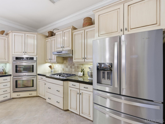 6108 Henley Hedge Court