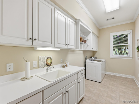 6108 Henley Hedge Court