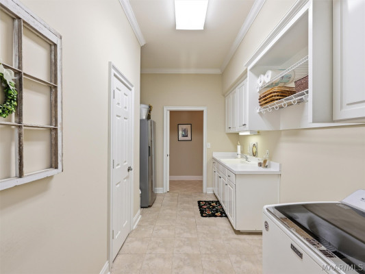 6108 Henley Hedge Court