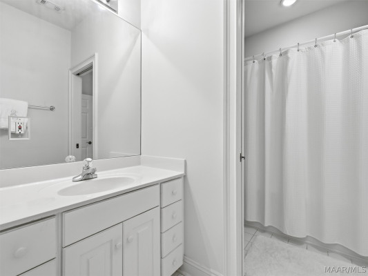 6108 Henley Hedge Court