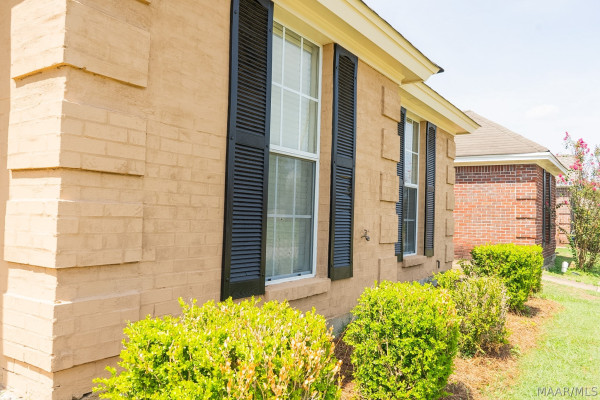 1328 CENTERFIELD Court