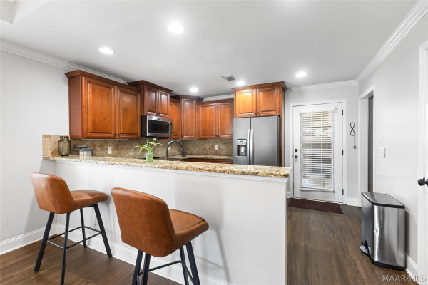 279 Meadowview Lane