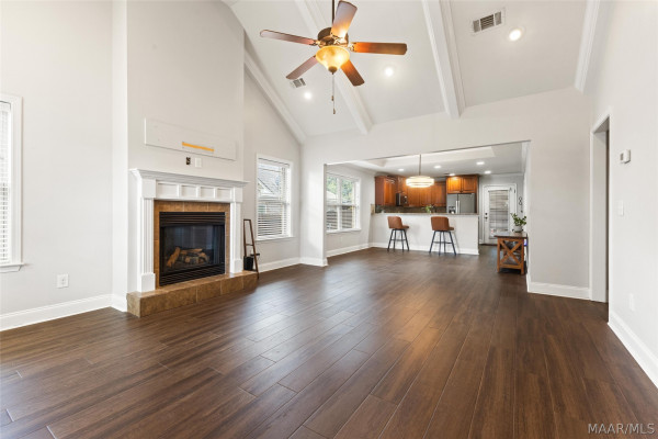 279 Meadowview Lane