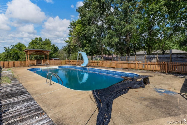 114 Ivey Court