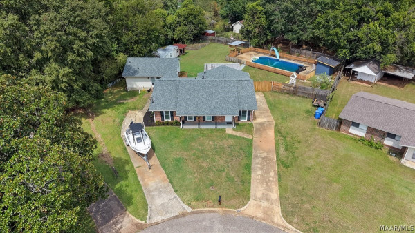 114 Ivey Court