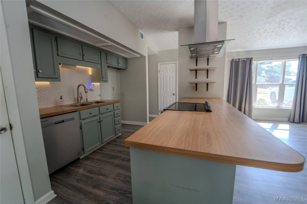 53 Meadowood Drive