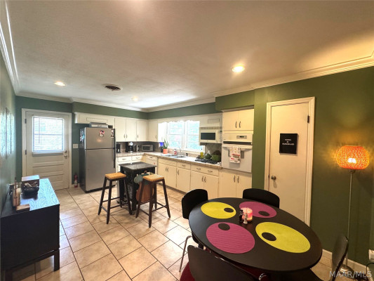 909 Green Forest Drive