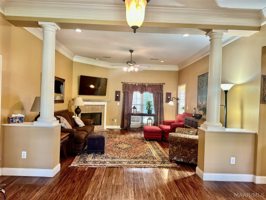 31 Creekside Drive