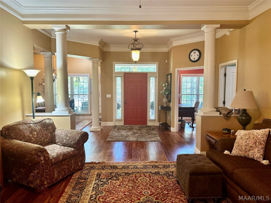 31 Creekside Drive