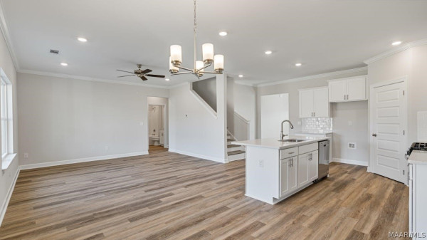 4813 Monarch Pass