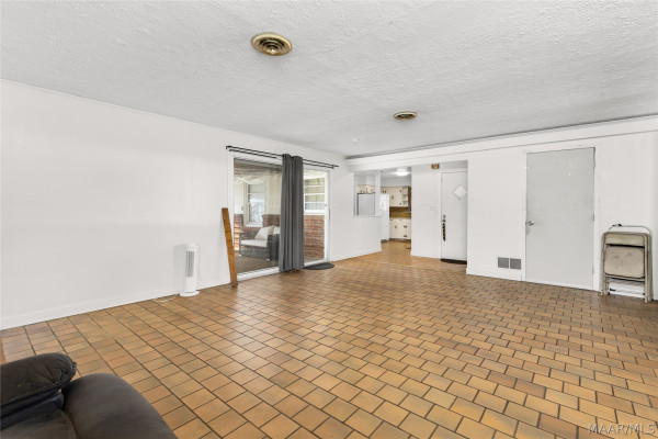 3006 Pelzer Avenue