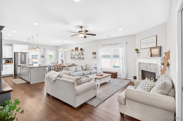 9896 Bluestone Circle