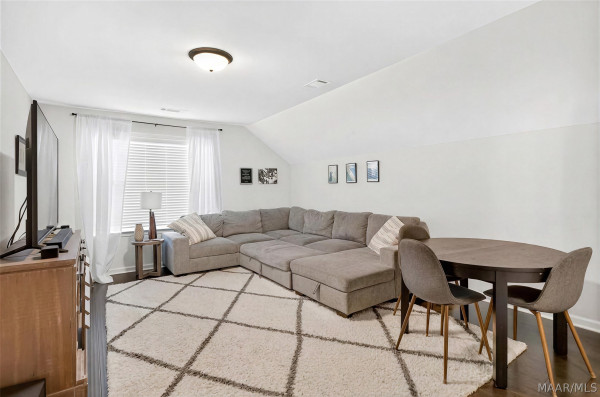 9896 Bluestone Circle