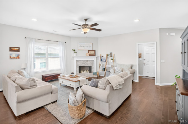 9896 Bluestone Circle