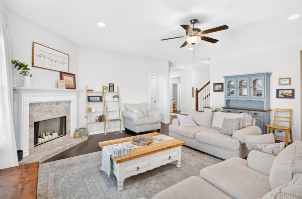 9896 Bluestone Circle