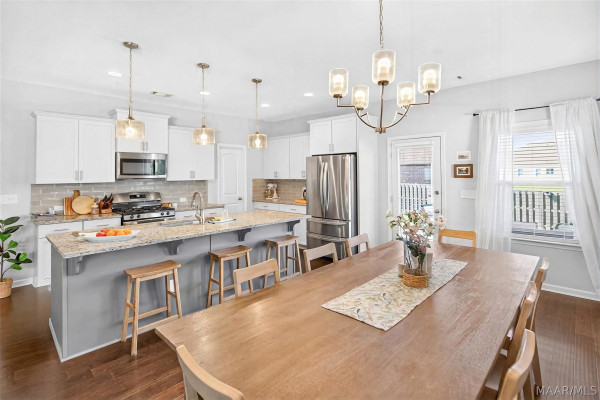 9896 Bluestone Circle