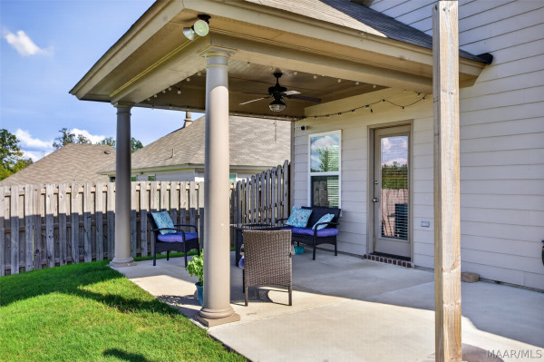 9896 Bluestone Circle