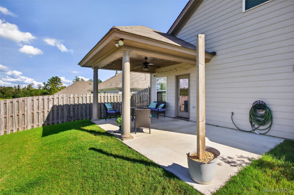 9896 Bluestone Circle