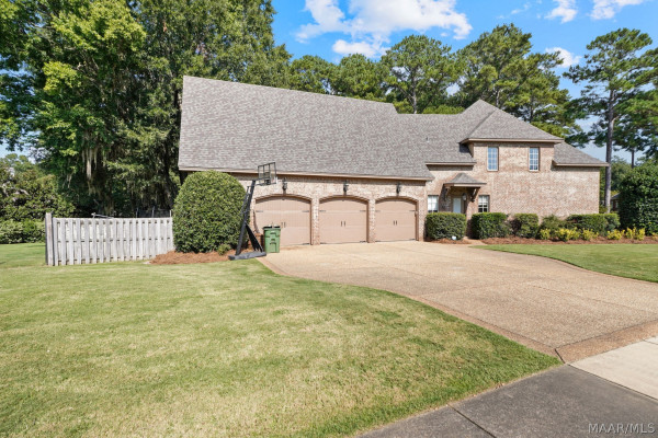 7532 Lakeridge Drive