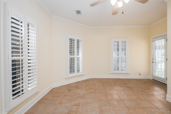 8724 LANTERN Way