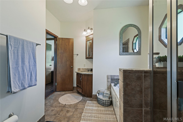 4015 SNOWDOUN CHAMBERS Road