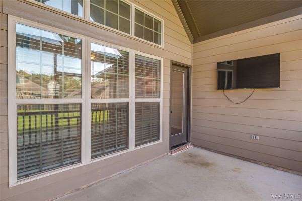 9266 Crescent Lodge Circle
