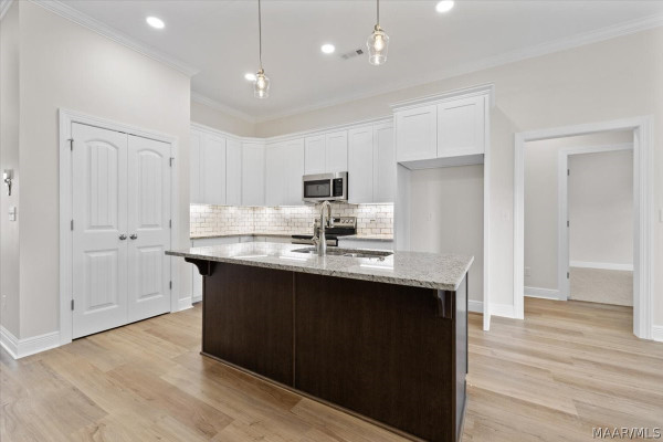 10 County Road 1081 .