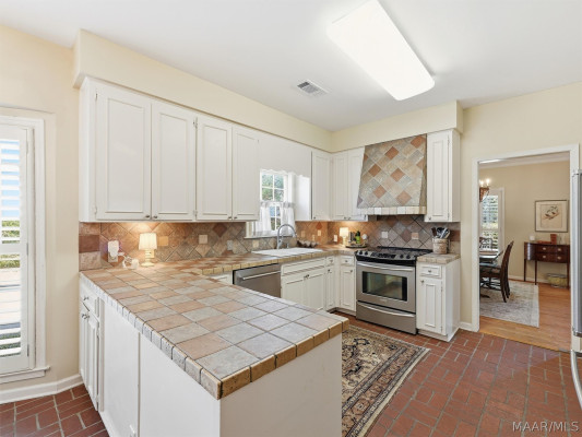 3207 Lancaster Lane
