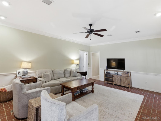 3207 Lancaster Lane