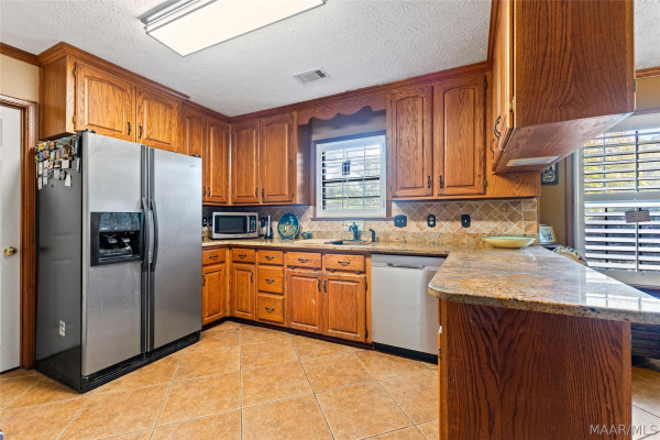 233 DEERWOOD Drive