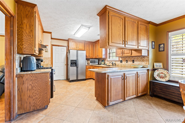 233 DEERWOOD Drive