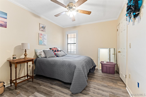 233 DEERWOOD Drive